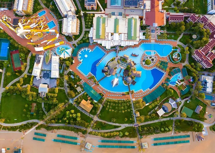 Aqi Pegasos World Hotel Side