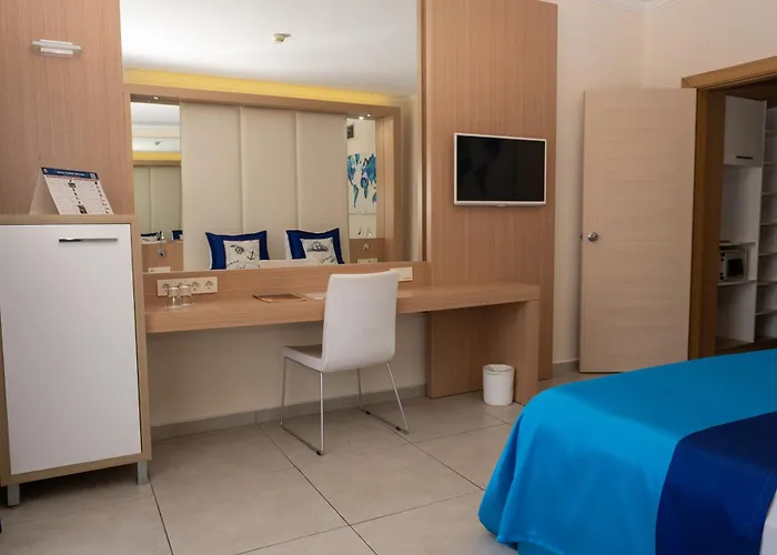 Hotel Aqi Pegasos World Side