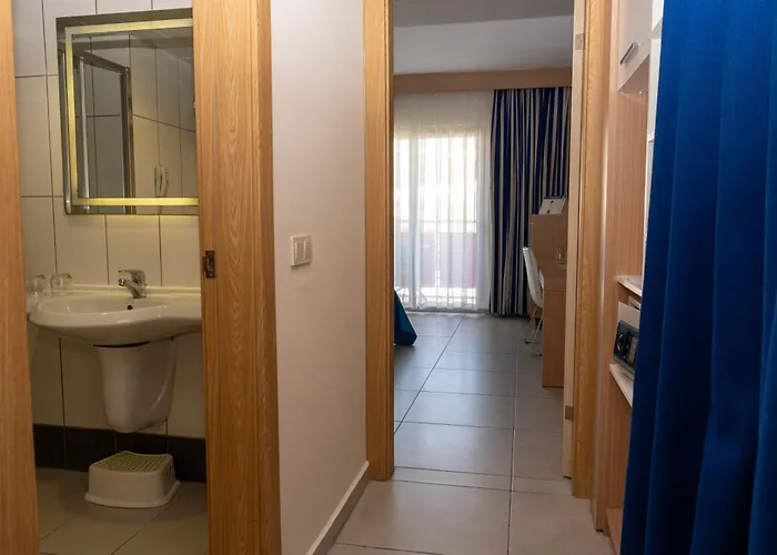 Aqi Pegasos World ホテル