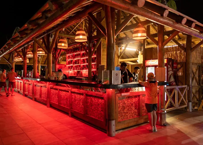 Aqi Pegasos World Hotel 4*