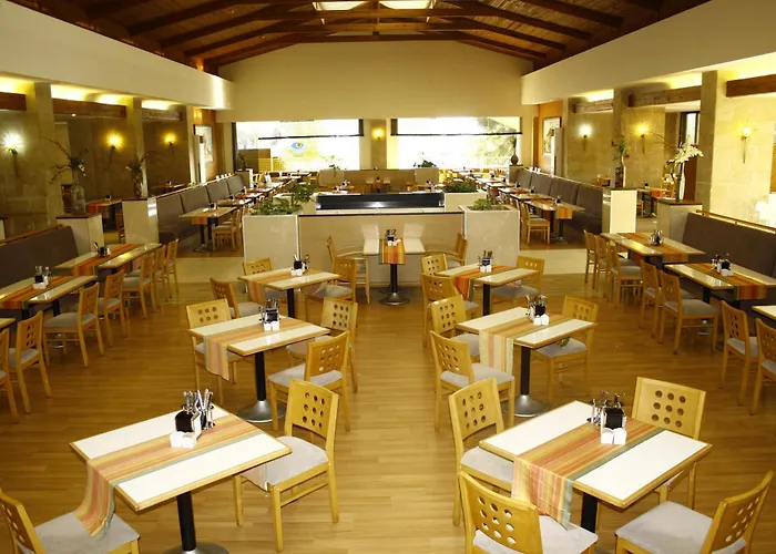 Aqi Pegasos World Hotel