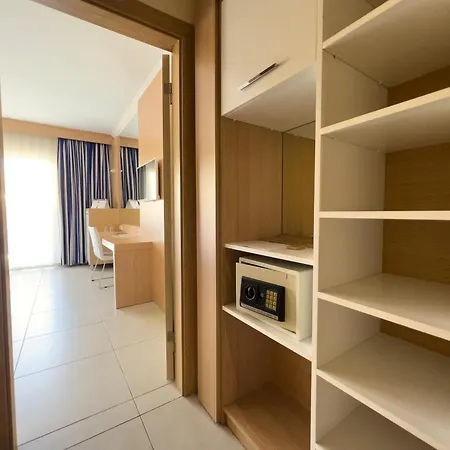 Aqi Pegasos World 4* Side