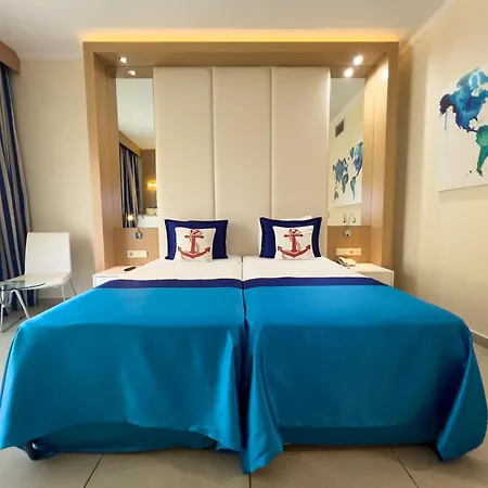 Aqi Pegasos World Hotel 4*