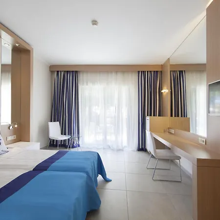 Aqi Pegasos World Hotel